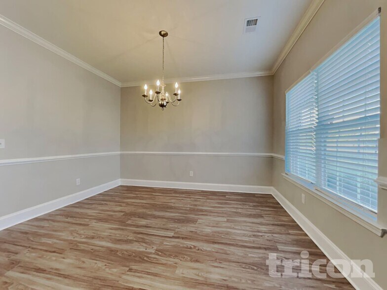 Building Photo - 302 Merchants Dr