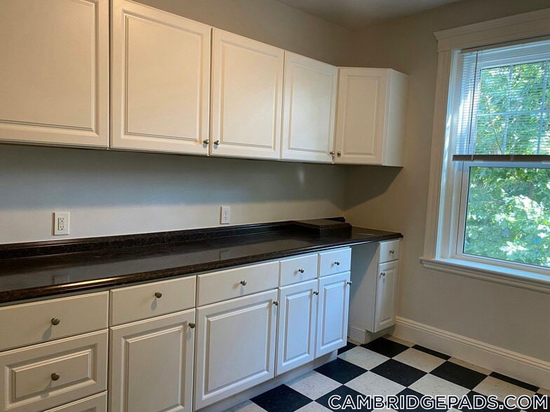 Primary Photo - 18A Forest St