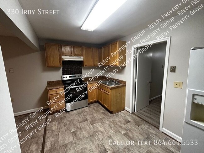 Building Photo - 330 Irby St