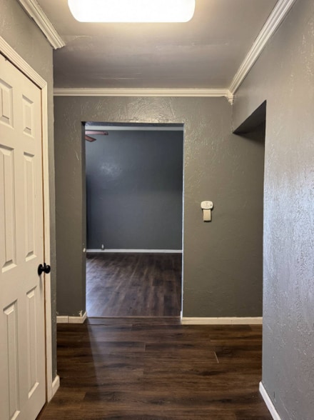 Building Photo - 724 E Delaware Ave