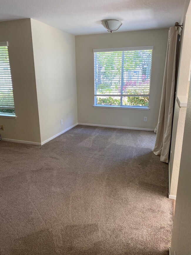 Dining area - 785 Portwalk Plz