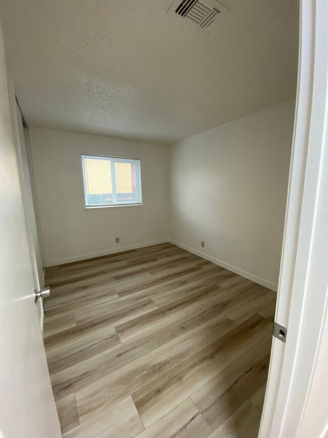 Building Photo - Fully Remodeled Single Story Spacious 3bed/2 bath home on corner lot in Suisun City!!!!