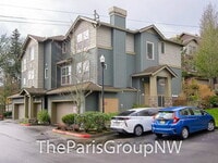 Building Photo - Remarkable River Ridge TH * 3br+Bonus * 2car Garage *Outdoor Rec
