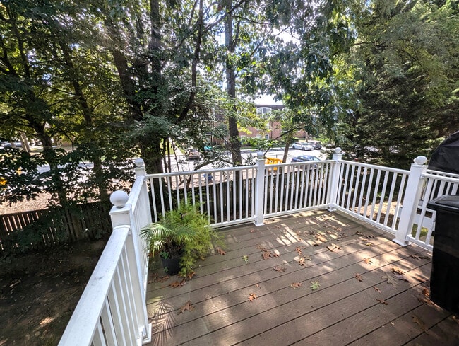 Building Photo - 1512 Danewood Ct
