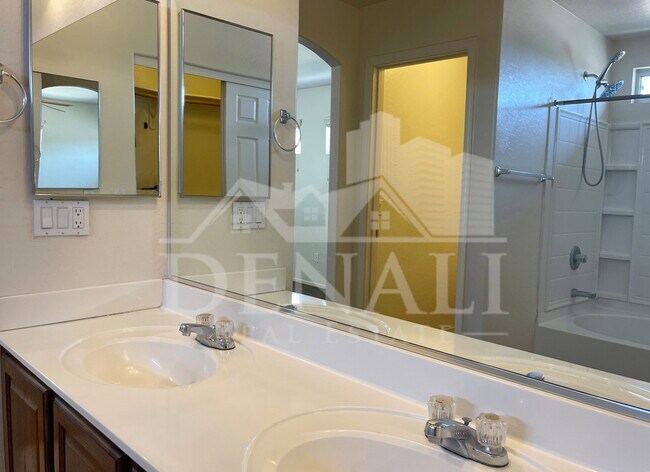 Building Photo - 31443 N Cactus Dr