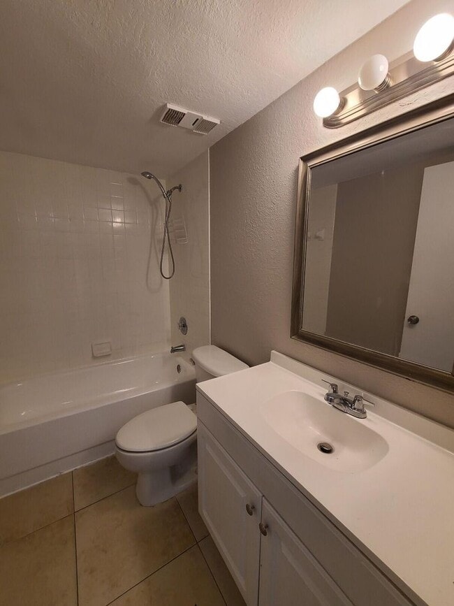 Building Photo - 1460 Windorah Way