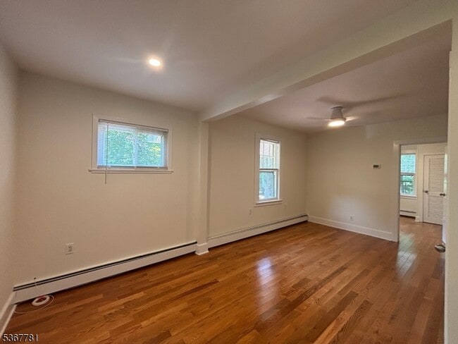 Building Photo - 140 Montclair Ave