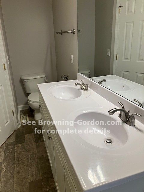 Building Photo - Amazing 3 bedroom 2 bath located in the Ol...
