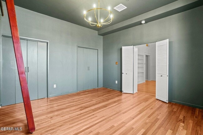 Building Photo - 3225 Fort Blvd