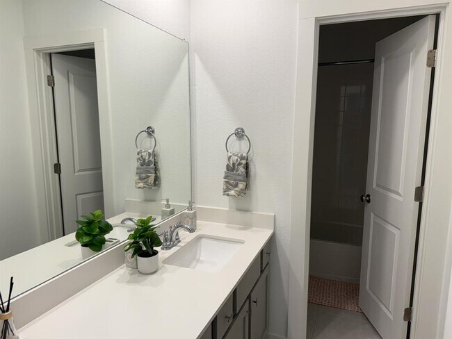 Building Photo - 4418 Hannover Wy