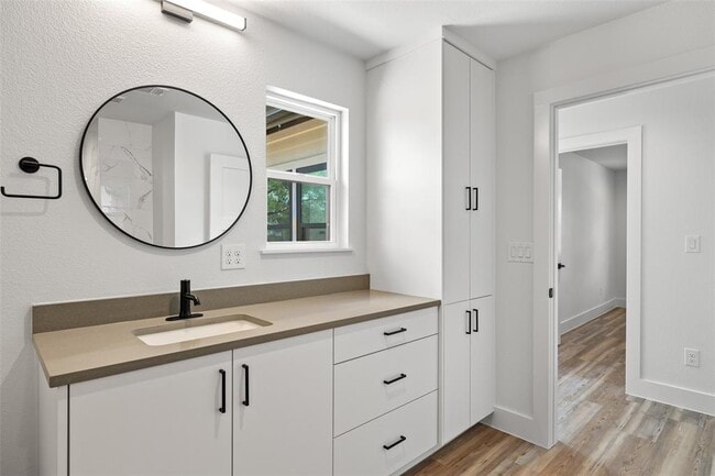 Building Photo - 11151 State Hwy 71