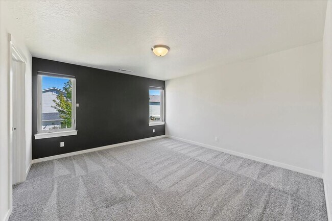 Building Photo - Meridian Spacious Retreat with Neighborhoo...