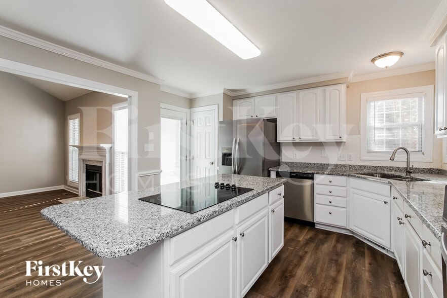 Building Photo - 4104 Mangrove Dr