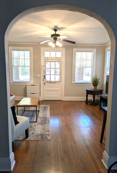 Building Photo - 1910 Madison Ave