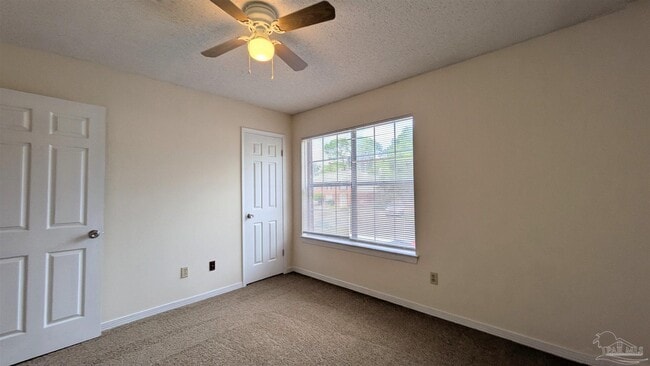 Building Photo - 3041 Belle Meade Dr