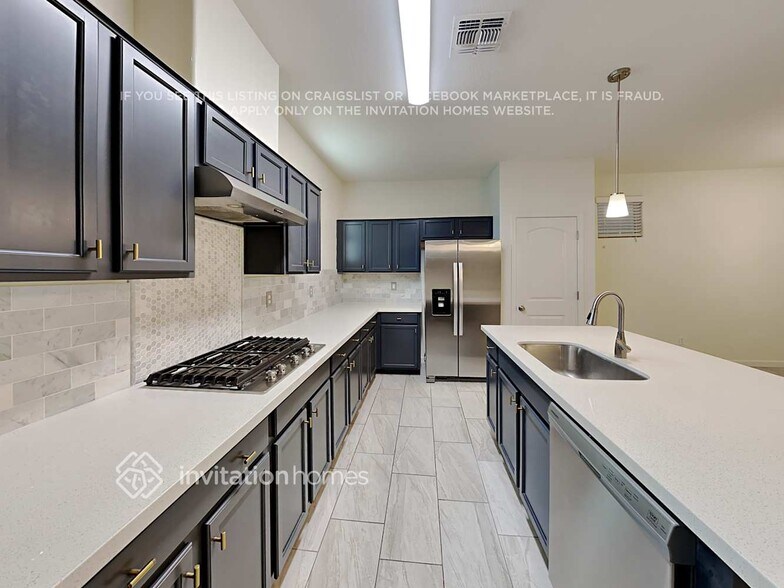 Building Photo - 1171 N 163rd Dr