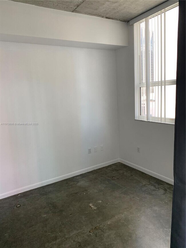 Building Photo - 133 NE 2nd Ave