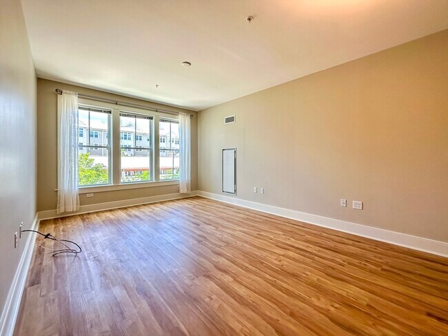 Building Photo - 25 Stonehaven Dr