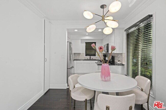 Building Photo - 11646 Chenault St