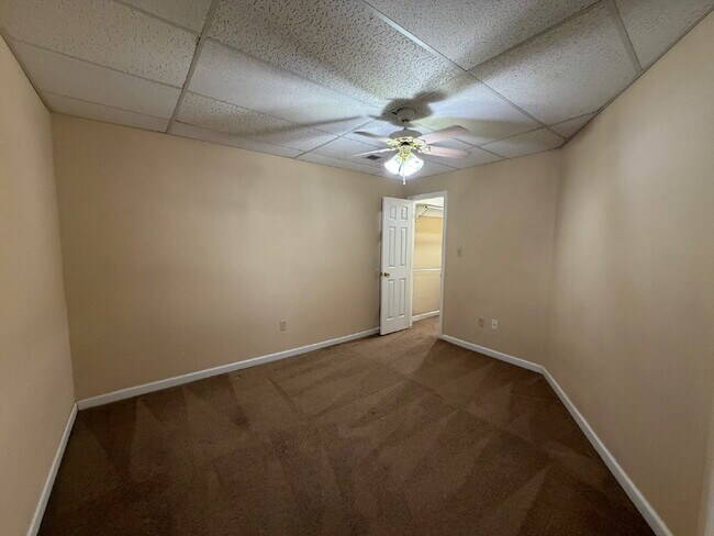 Building Photo - Roomy Apartment Located Across the Street from Texas Tech & Near Medical Districts!
