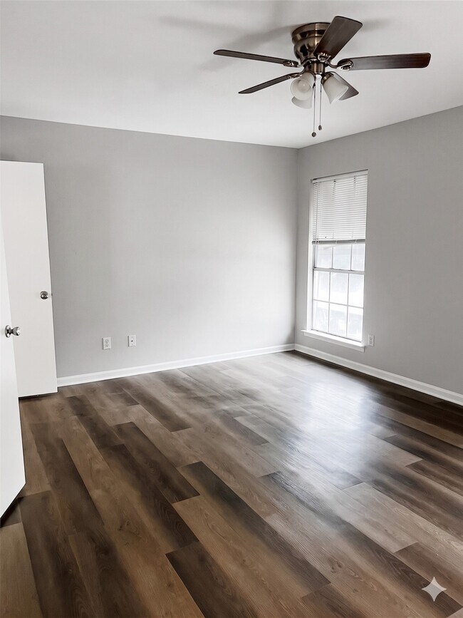 Building Photo - 1069 Willow Oaks Cir