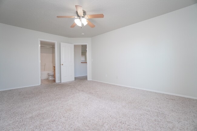 Building Photo - 16274 Silver Creek Ave