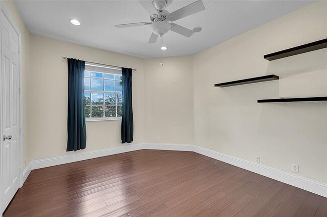 Building Photo - 11012 NW 70th Ct