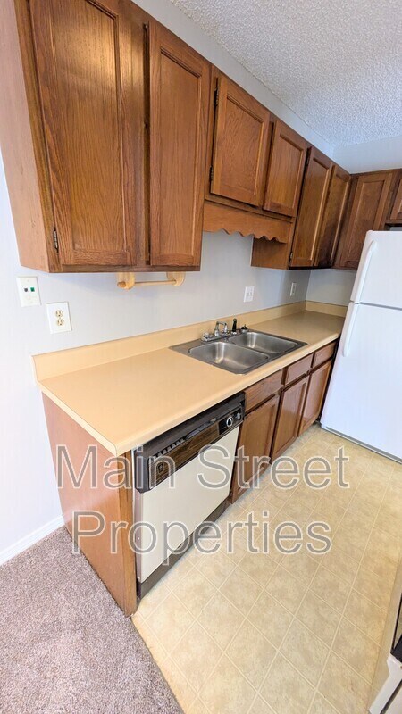 Building Photo - 9345 Chisholm Rd
