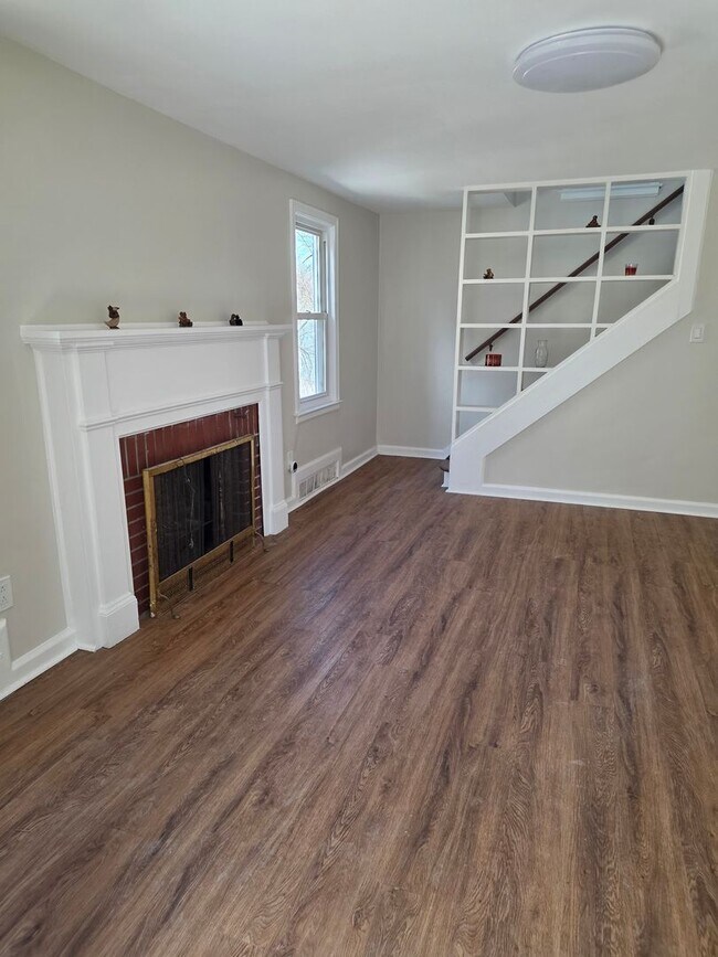 Building Photo - 4 Bedroom 3 Bathroom House in Syracuse