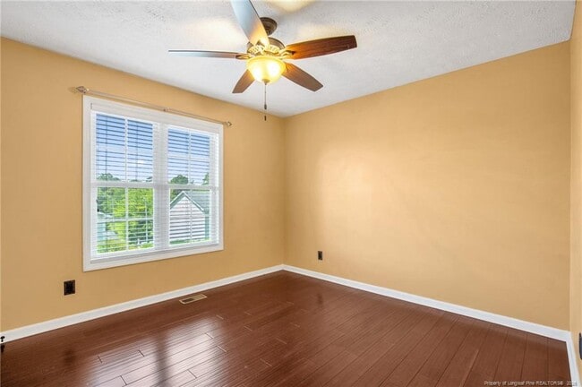 Building Photo - 425 Cityview Ln