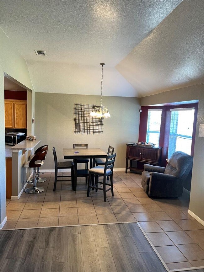 Building Photo - 1213 Trailboss Dr