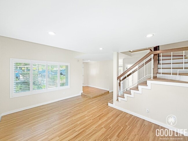 Building Photo - Modern 3BD/1.5BA Townhome in Tierrasanta with Kitchen Island, Private Yard, Pool & Tennis Court
