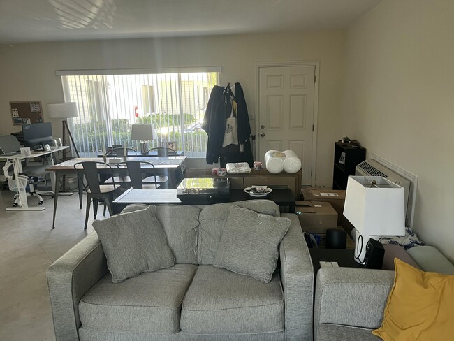 Building Photo - 4316 Sea Grape Dr