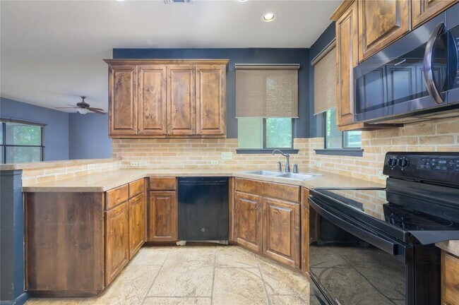 Building Photo - 14501 Blue Jay Point