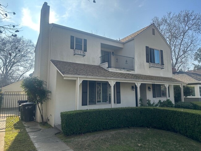 Building Photo - 4 Bedroom 3 Bathroom Land Park Home