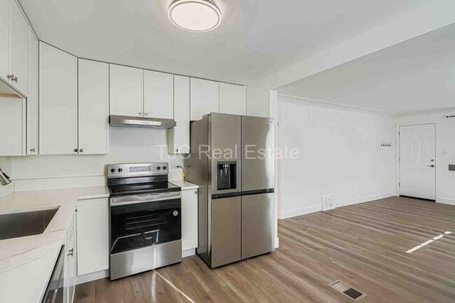 Building Photo - WAIVED APPLICATION FEES