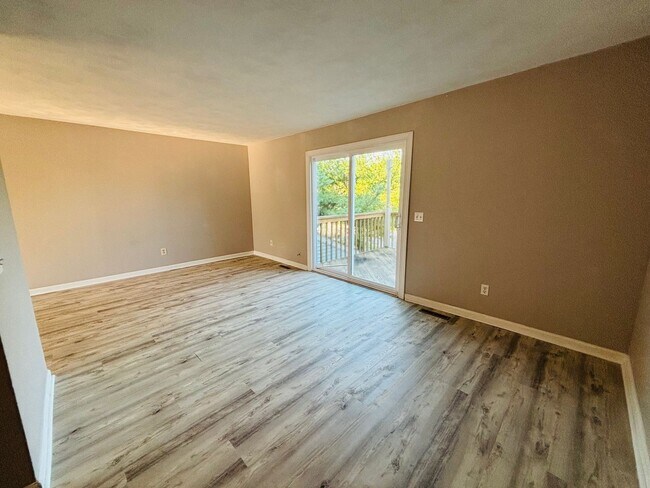 Building Photo - 2508 Ridge Rd