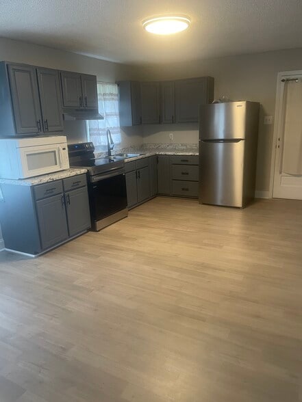 Kitchen 848-702-3974 Chris - 492 Hillcrest Ave