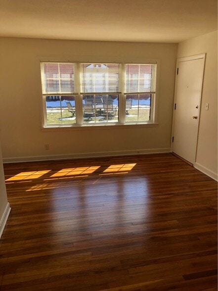 Building Photo - Gardens on Hillcrest