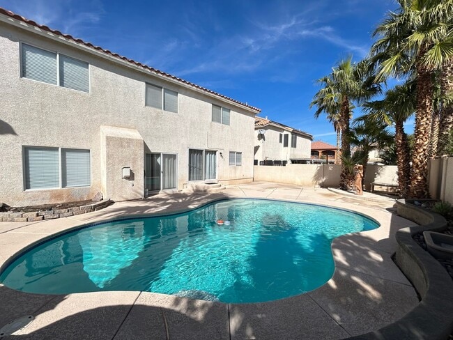 Building Photo - 5-Bedroom Silverado Ranch Home with Pool!