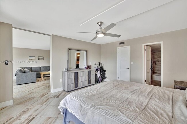 Building Photo - 3000 E Sunrise Blvd
