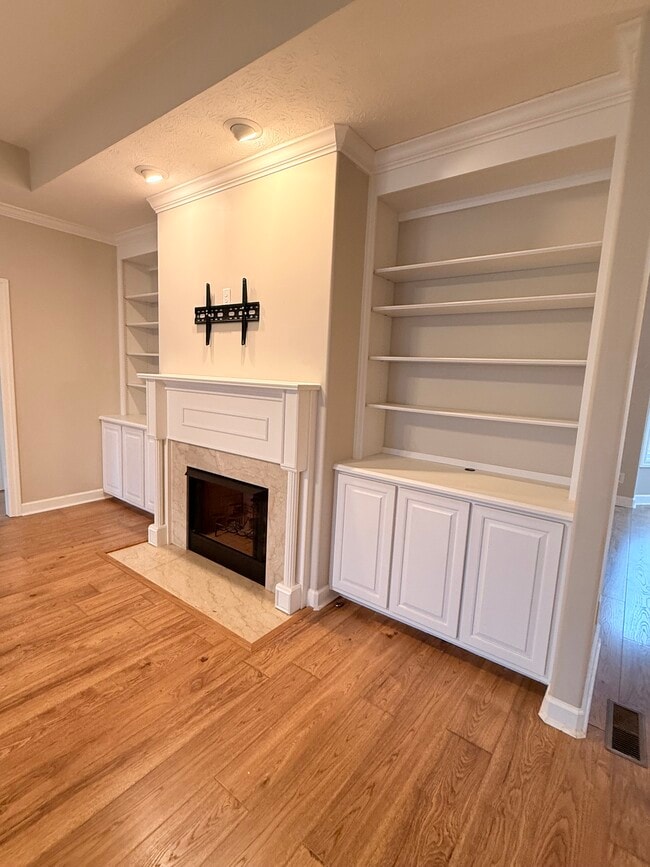 Building Photo - 129 Thoroughbred Way