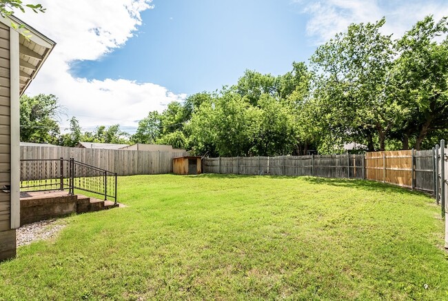 Building Photo - 10943 Desdemona Dr