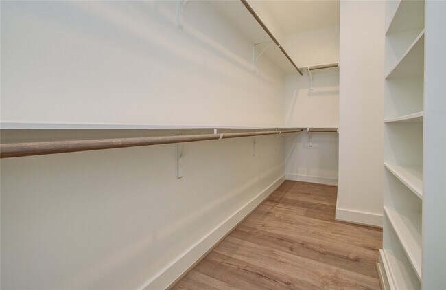 Building Photo - 5205 Allen St