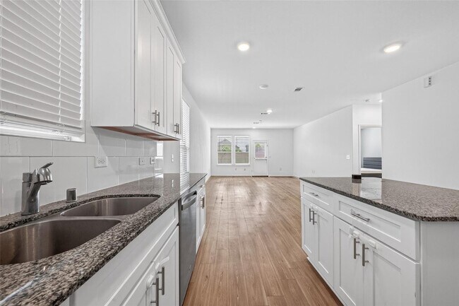 Building Photo - 8111 Star Ter Dr