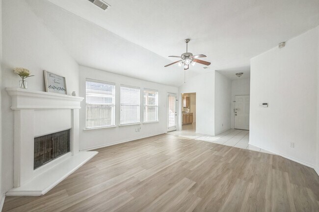 Building Photo - 5751 Wandering Creek Dr