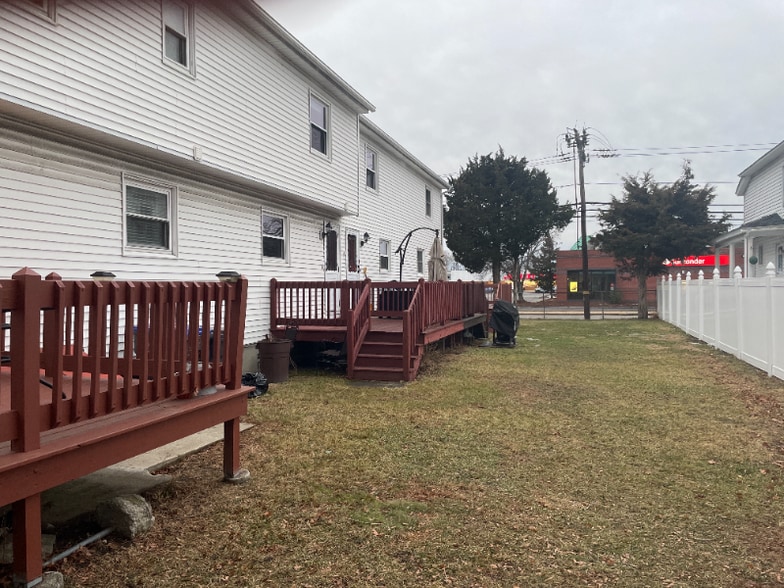 Building Photo - 2 Hobson St