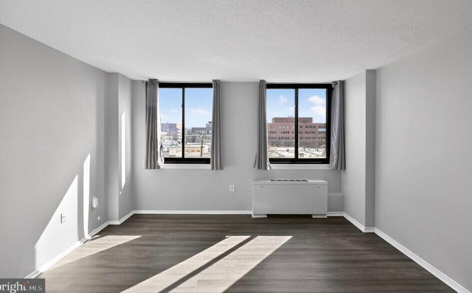 Building Photo - 801 N Pitt St