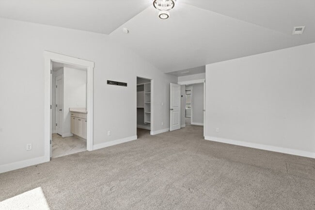 Building Photo - 2877 S Greenhead Dr