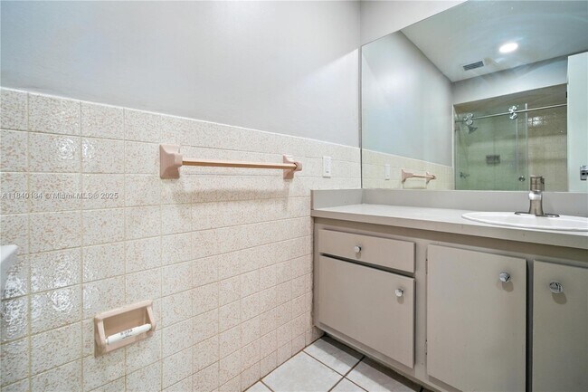 Building Photo - 8041 SW 20th Pl